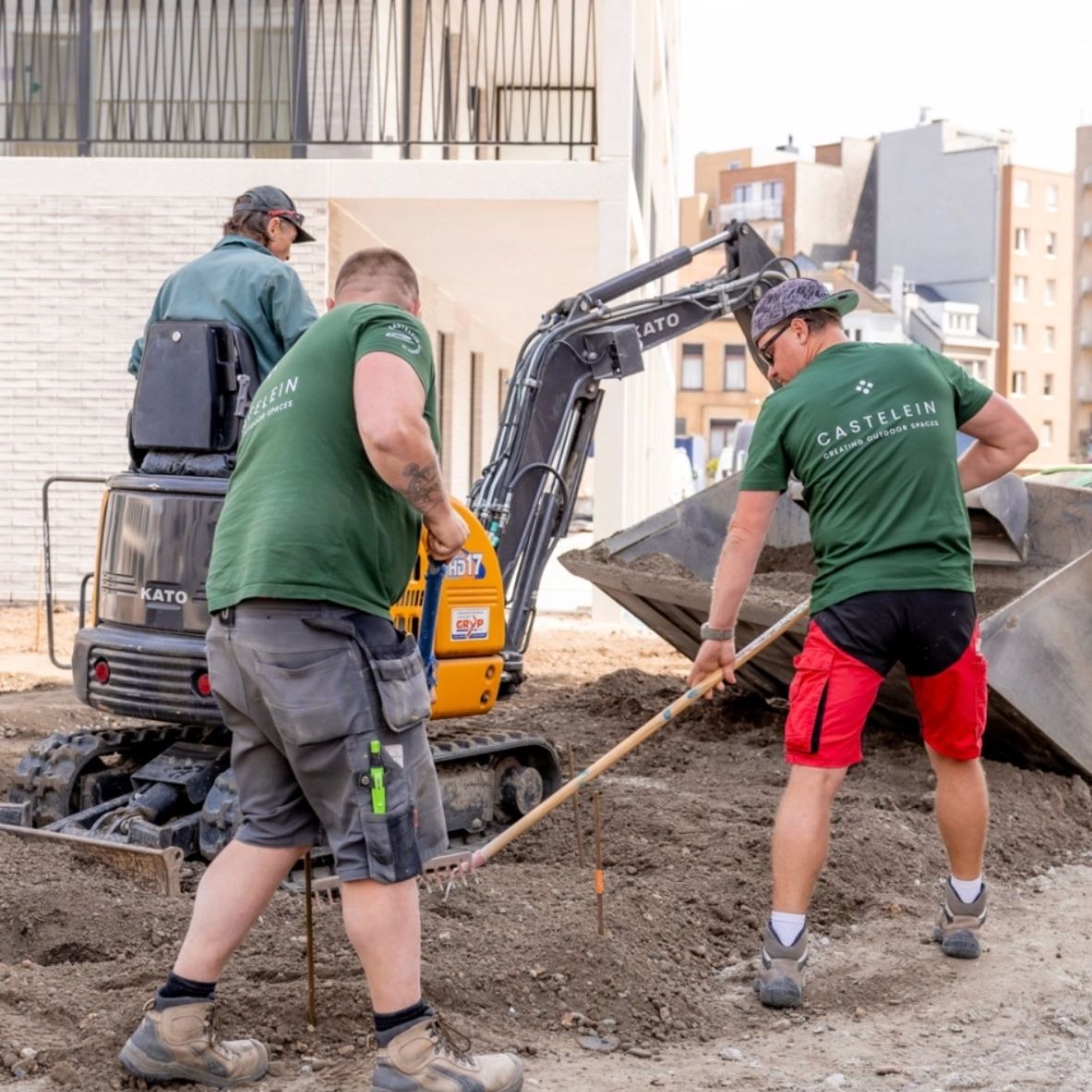 groenarbeiders aan het werk bij grondwerken