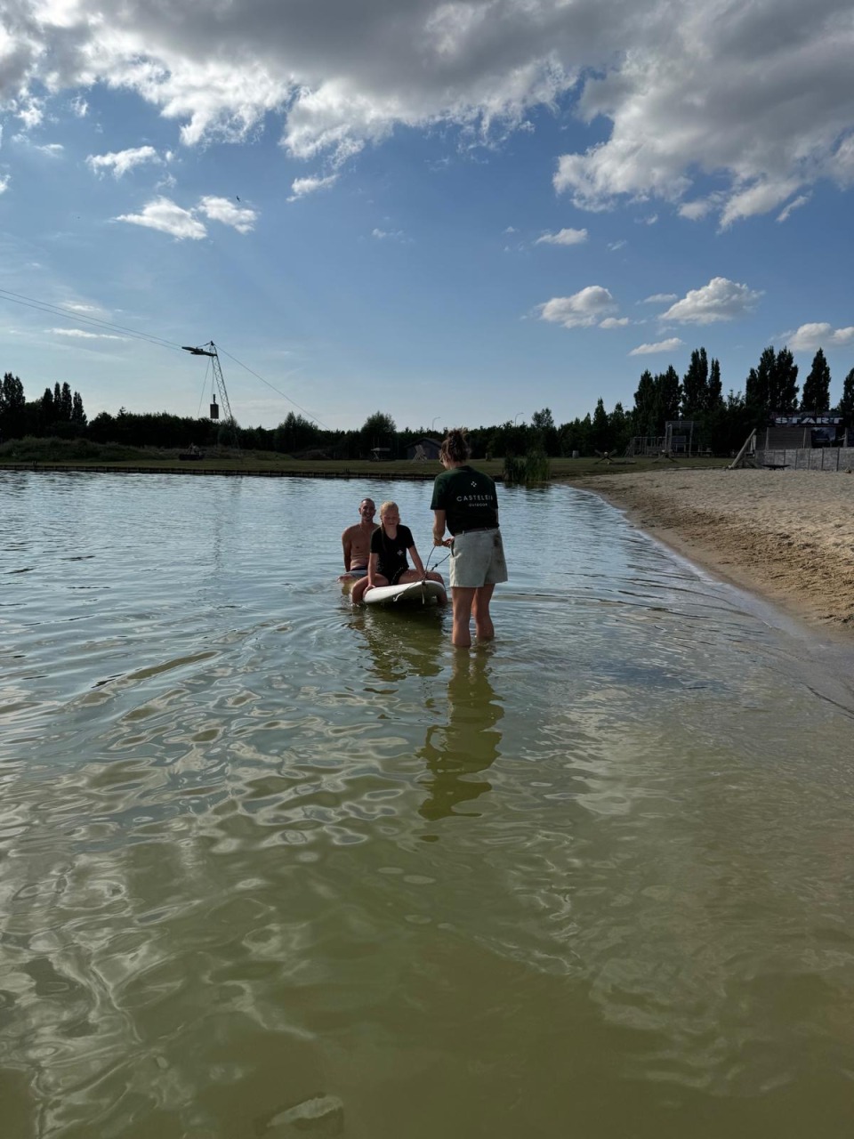 plons in het water